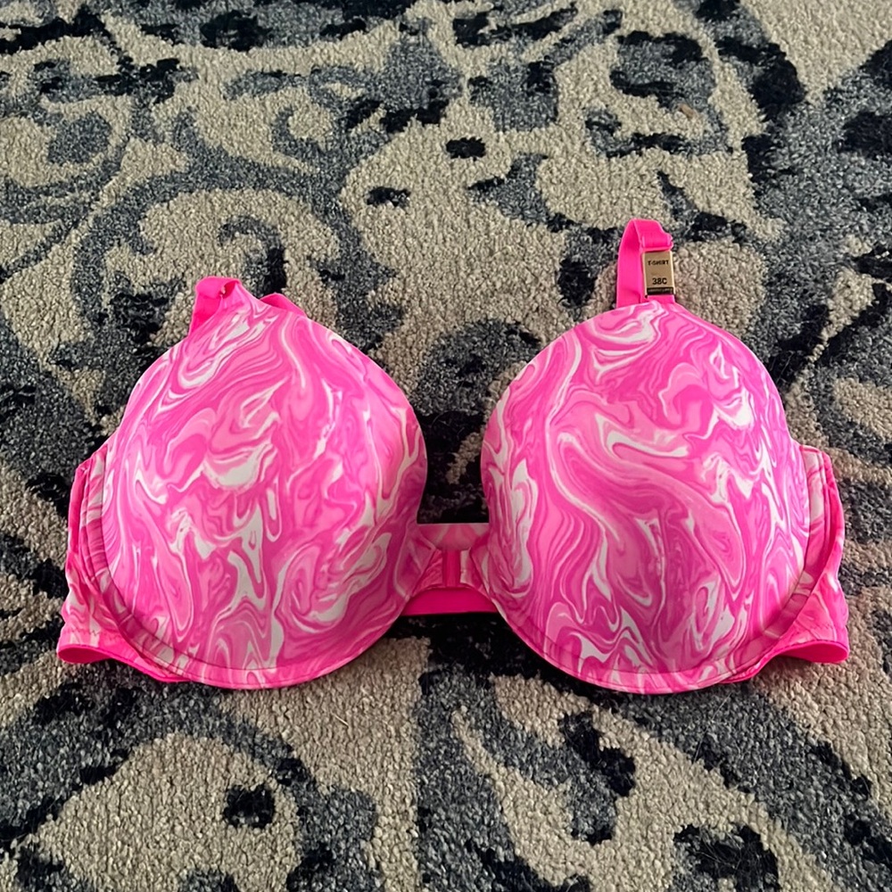 Super cute perfect condition PINK T-shirt bra